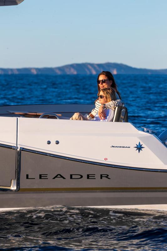 Leader 9.0 WA │ Leader WA of 8m │ Boat powerboat Jeanneau 30177