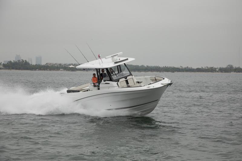 Leader 10.5 CC │ Leader CC of 11m │ Boat powerboat Jeanneau 26888