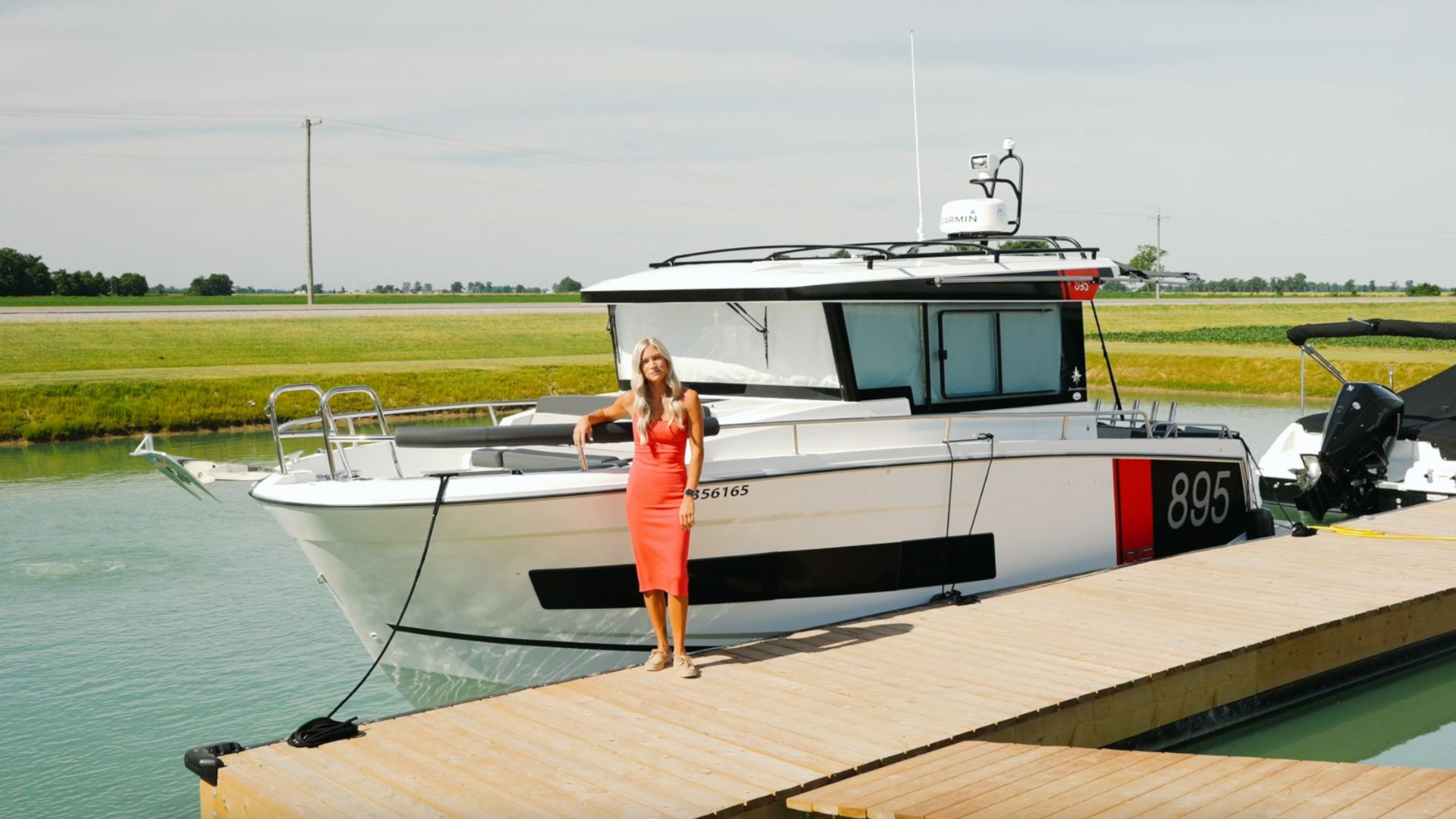 Full Walk-through of the NC 895 Sport | Jeanneau