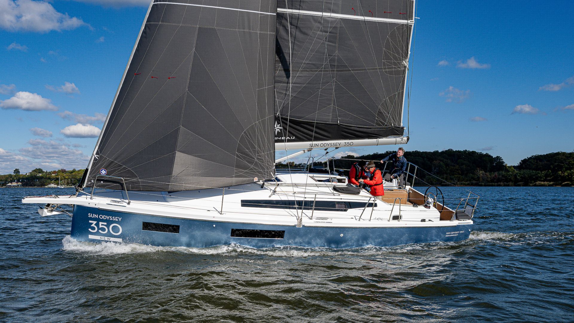 Sun Odyssey 350 Wins Boat Of The Year - Best Midsize Cruiser 