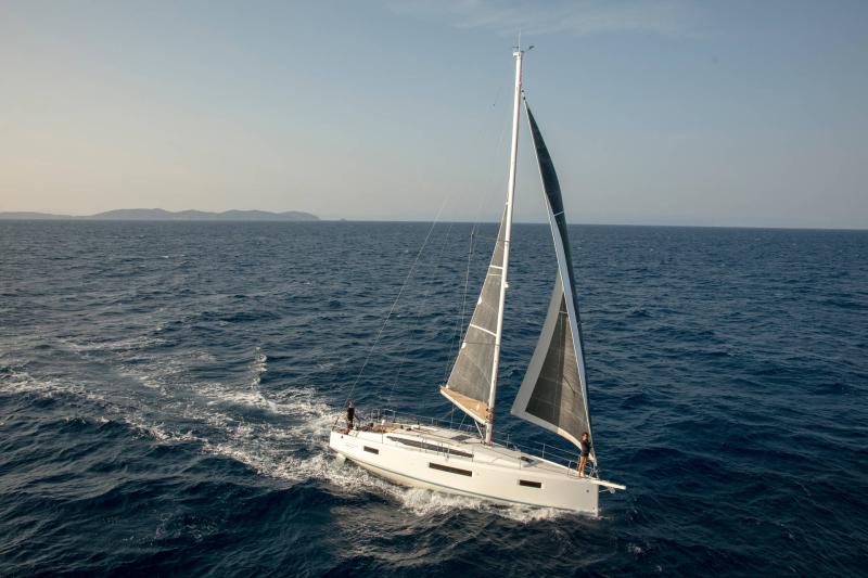 Sun Odyssey 410 │ Sun Odyssey of 12m │ Boat Sailboat JeanneauSun Odyssey 410 19229