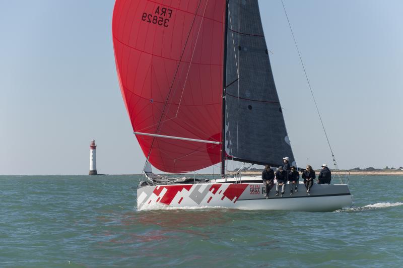 Sun Fast 3200 │ Sun Fast of 10m │ Boat Sailboat Jeanneau 3715