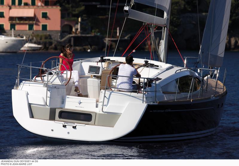 Sun Odyssey 44 DS │ Sun Odyssey DS of 13m │ Boat Sailboat Jeanneauboat Sun-Odyssey-DS-44DS 313