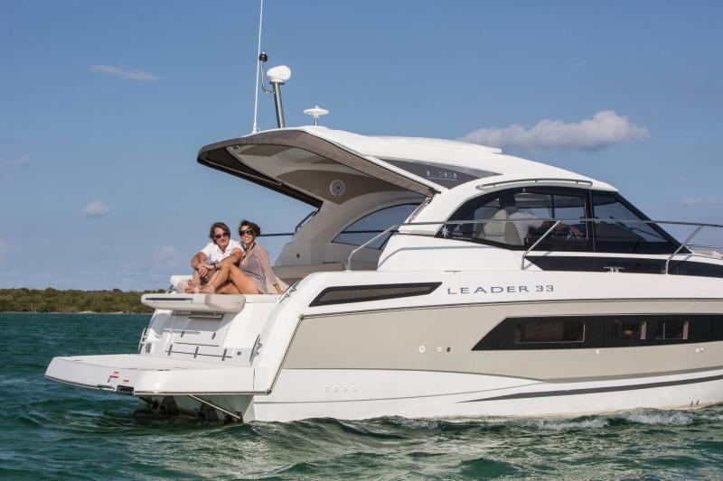 Leader 33 │ Leader of 11m │ Boat Moteurs JeanneauLeader 33- Exterior 18309