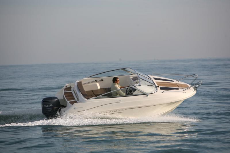 Cap Camarat 5.5 DC │ Cap Camarat Day Cruiser de 5m │ Bateaux Moteurs Jeanneau 6015