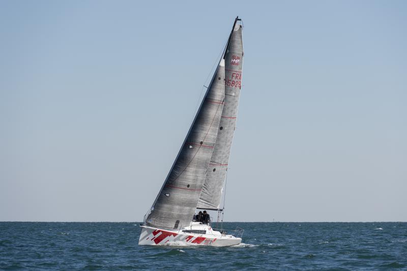 Sun Fast 3200 │ Sun Fast of 10m │ Boat Sailboat Jeanneau 3730