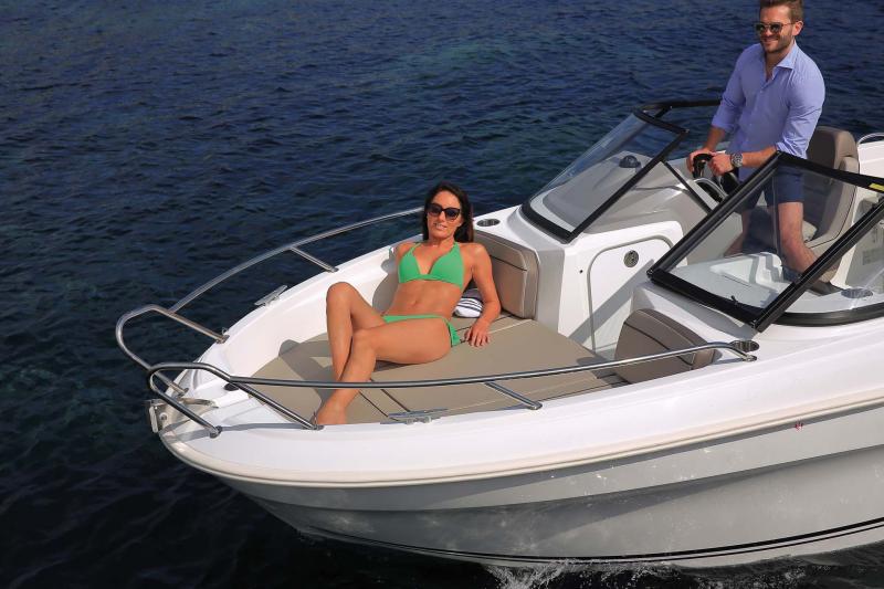 CAP CAMARAT 5.5 BR │ Cap Camarat Bow Rider of 5m │ Boat Moteurs Jeanneau 10953