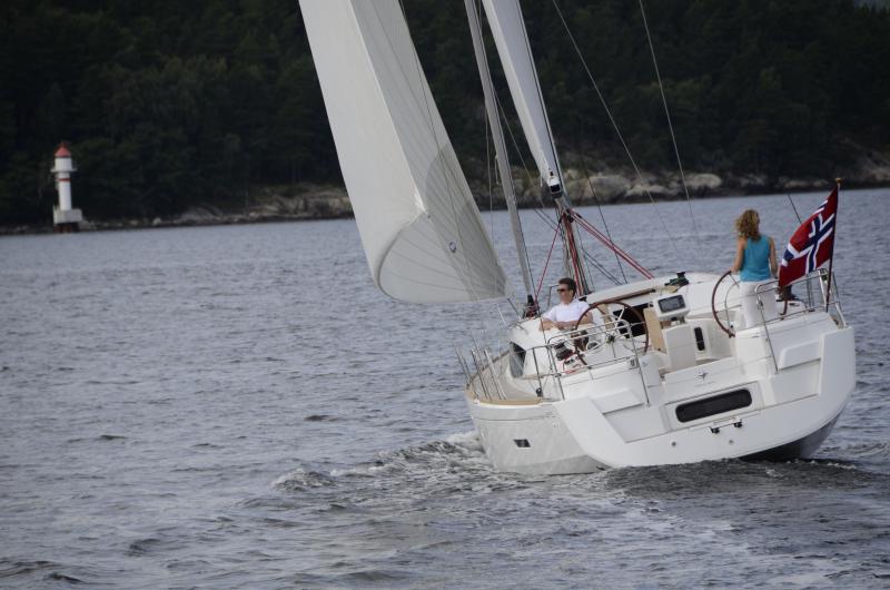 Sun Odyssey 41 DS │ Sun Odyssey DS of 12m │ Boat Sailboat Jeanneauboat Sun-Odyssey-DS-41DS 585