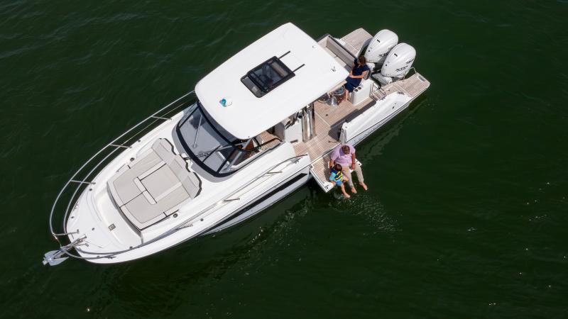 Leader 10.5 WA │ Leader WA of 11m │ Boat Moteurs Jeanneau 32303