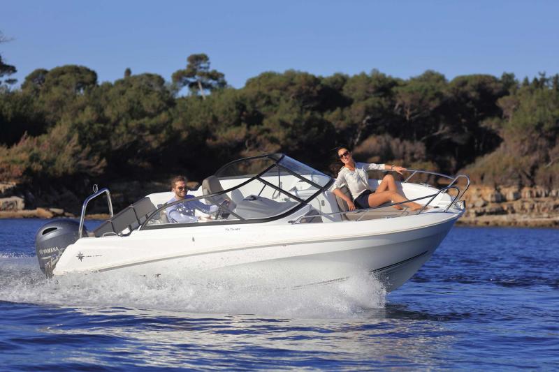 CAP CAMARAT 5.5 BR │ Cap Camarat Bow Rider of 5m │ Boat Moteurs Jeanneau 10947