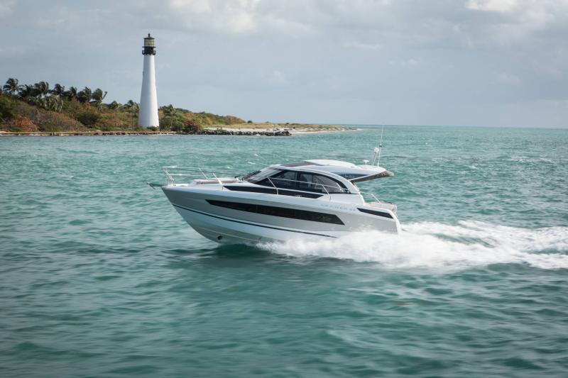 Leader 33 │ Leader of 11m │ Boat Moteurs JeanneauLeader 33- Exterior 18310