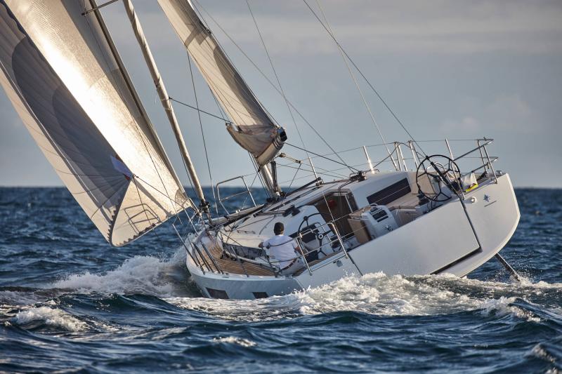 Sun Odyssey 440 │ Sun Odyssey of 13m │ Boat Segelboote Jeanneau3/4 back 19457