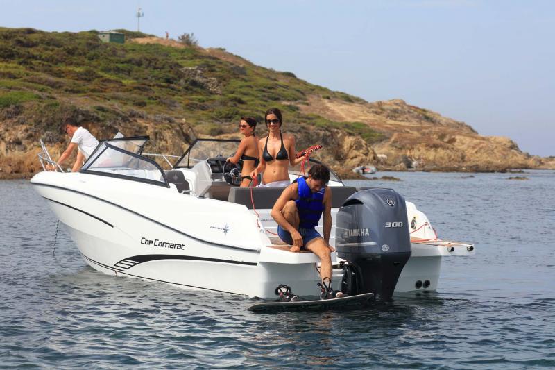 Cap Camarat 7.5 BR │ Cap Camarat Bow Rider of 8m │ Boat Moteurs JeanneauCap Camarat 7.5 BR 10515