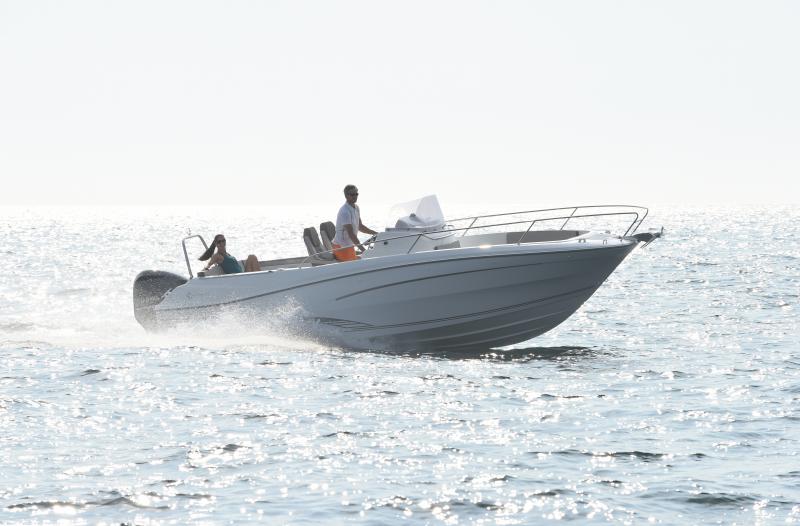 Cap Camarat 7.5 CC │ Cap Camarat Center Console de 7m │ Bateaux Moteurs Jeanneaubateau Cap_Camarat_CC-7.5CCs2 881