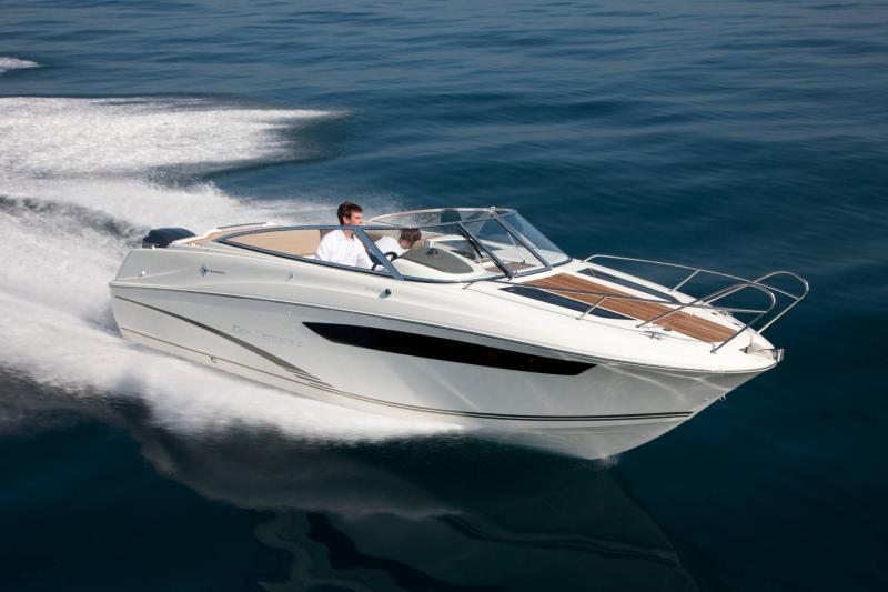 Cap Camarat 7.5 DC │ Cap Camarat Day Cruiser of 7m │ Boat Moteurs JeanneauCap Camarat 7.5 DC 17240