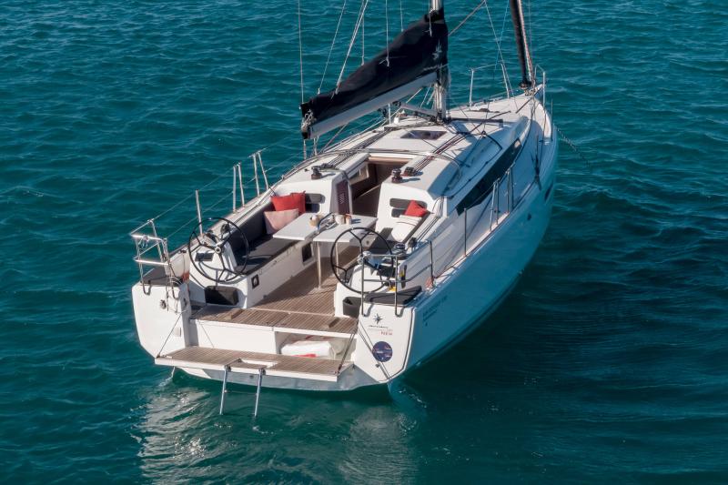 Sun Odyssey 380 │ Sun Odyssey of 11m │ Boat Sailboat JeanneauSun Odyssey 380 23670