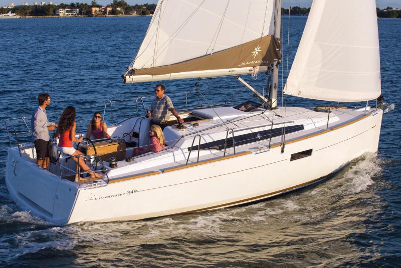 Sun Odyssey 349 │ Sun Odyssey of 10m │ Boat Sailboat JeanneauSun Odyssey-Sun Fast range 2022 totem 24413