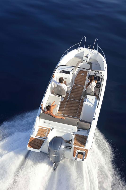 Cap Camarat 7.5 BR │ Cap Camarat Bow Rider of 8m │ Boat Moteurs JeanneauCap Camarat 7.5 BR 10510