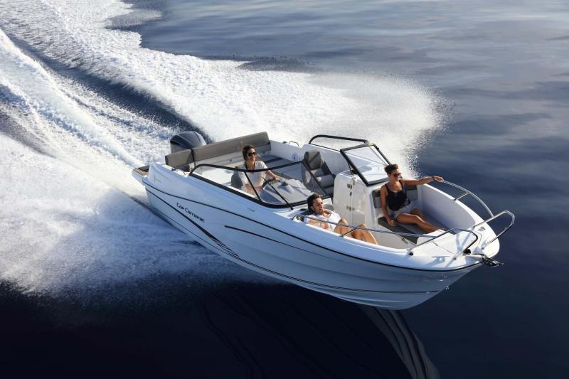 Cap Camarat 7.5 BR │ Cap Camarat Bow Rider of 8m │ Boat Moteurs JeanneauCap Camarat 7.5 BR 10498