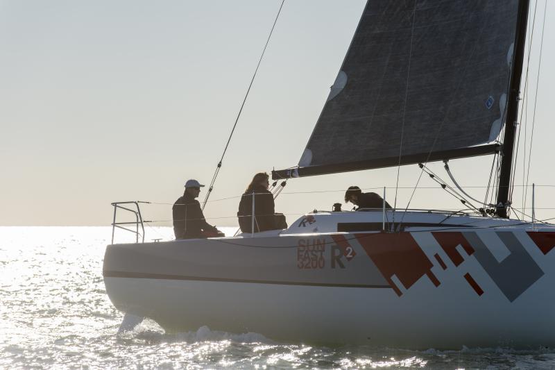 Sun Fast 3200 │ Sun Fast of 10m │ Boat Sailboat Jeanneau 3734