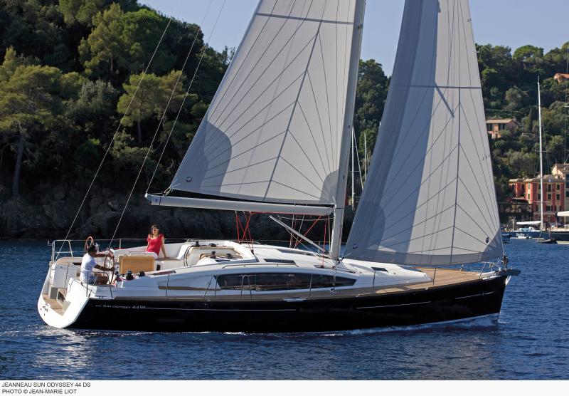 Sun Odyssey 44 DS │ Sun Odyssey DS of 13m │ Boat Sailboat Jeanneauboat Sun-Odyssey-DS-44DS 384