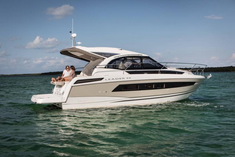 Leader 33 │ Leader of 11m │ Boat Moteurs JeanneauLeader 33- Exterior 18317