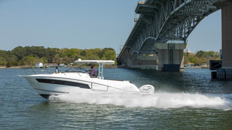 Leader 10.5 WA │ Leader WA of 11m │ Boat Moteurs Jeanneau 32310
