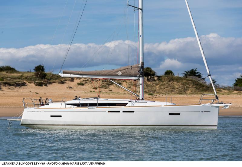 Sun Odyssey 419 │ Sun Odyssey of 13m │ Boat Sailboat JeanneauSun Odyssey 419 19371