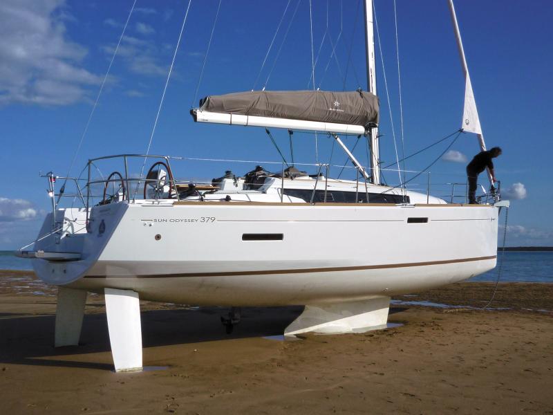 Sun Odyssey 379 │ Sun Odyssey of 11m │ Boat Sailboat Jeanneau 8343