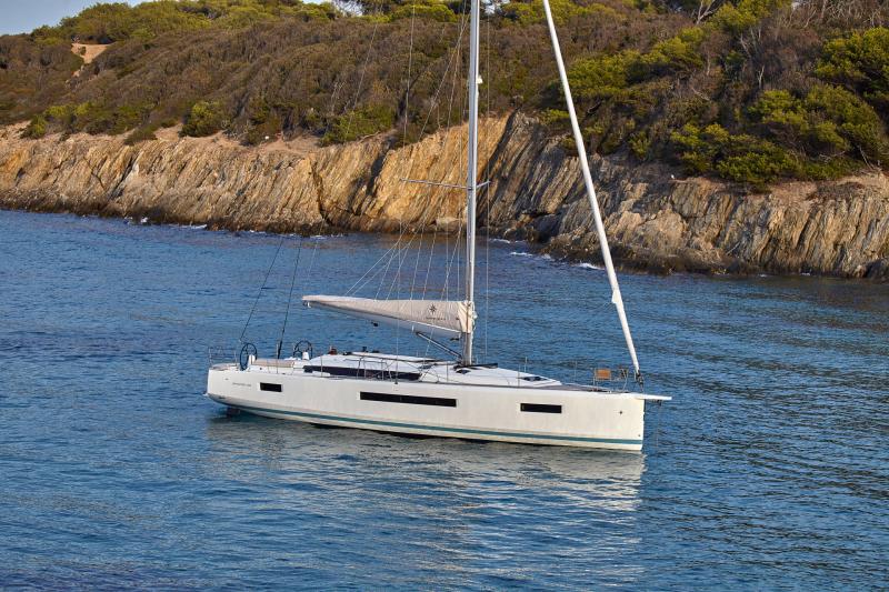 Sun Odyssey 490 │ Sun Odyssey de 14m │ Bateaux Voiliers JeanneauSun-Odyssey-490 19700