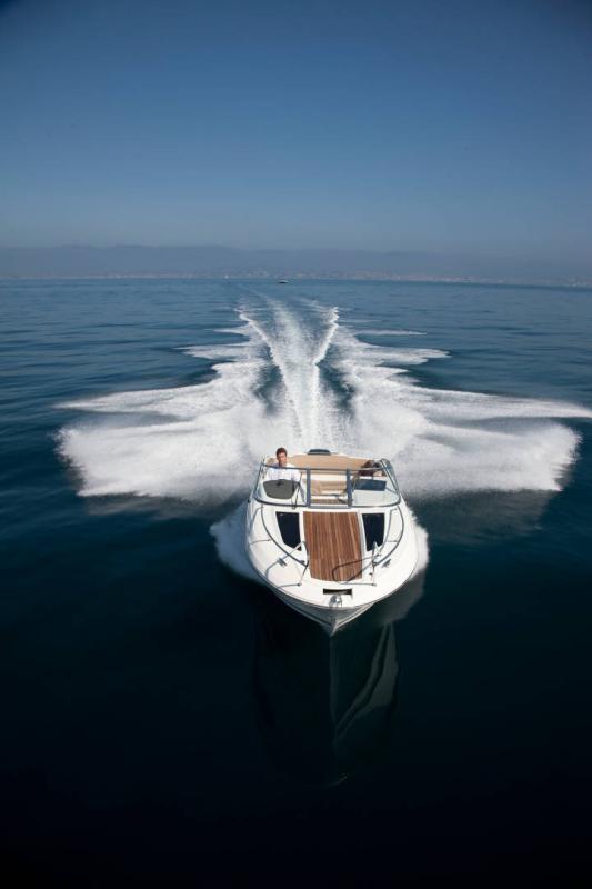 Cap Camarat 7.5 DC │ Cap Camarat Day Cruiser of 7m │ Boat Moteurs JeanneauCap Camarat 7.5 DC 17236