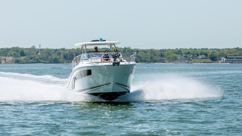 Leader 10.5 WA │ Leader WA of 11m │ Boat Moteurs Jeanneau 32301