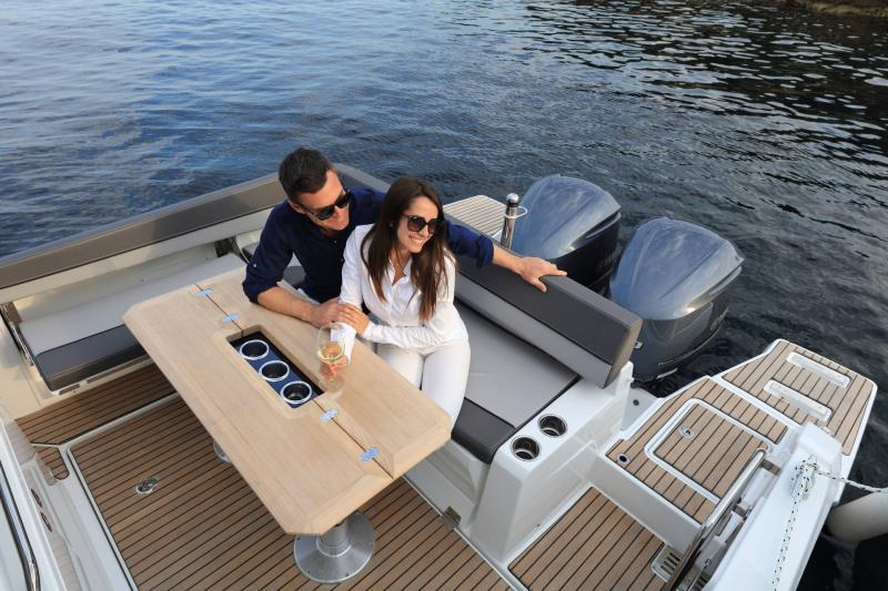 Cap Camarat 9.0 CC │ Cap Camarat Center Console of 9m │ Boat Moteurs JeanneauCC9.0CC 24118