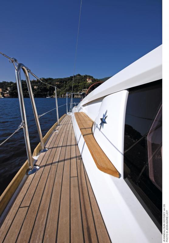 Sun Odyssey 44 DS │ Sun Odyssey DS of 13m │ Boat Sailboat Jeanneauboat Sun-Odyssey-DS-44DS 380