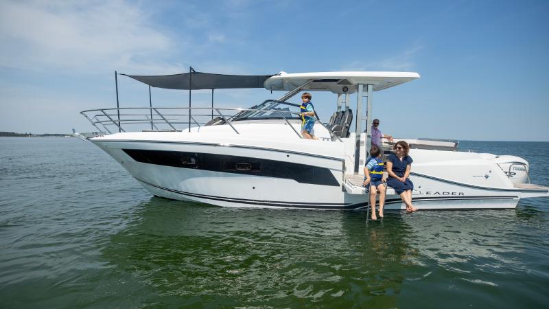 Leader 10.5 WA │ Leader WA of 11m │ Boat Moteurs Jeanneau 32308