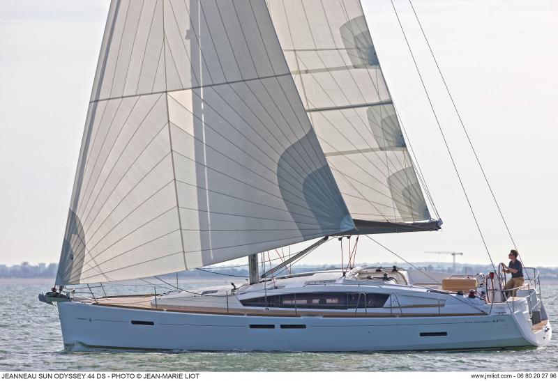 Sun Odyssey 44 DS │ Sun Odyssey DS of 13m │ Boat Sailboat Jeanneauboat Sun-Odyssey-DS-44DS 381