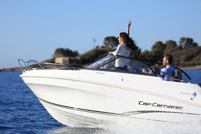 CAP CAMARAT 5.5 BR │ Cap Camarat Bow Rider of 5m │ Boat Moteurs JeanneauCAP CAMARAT 5.5 BR 4816