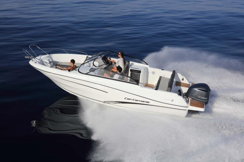 Cap Camarat 7.5 BR │ Cap Camarat Bow Rider of 8m │ Boat Moteurs JeanneauCap Camarat 7.5 BR 10502