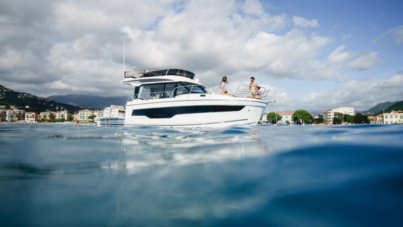 NC 1095 Fly Series 2 │ NC Weekender of 10m │ Boat Moteurs Jeanneau 31808