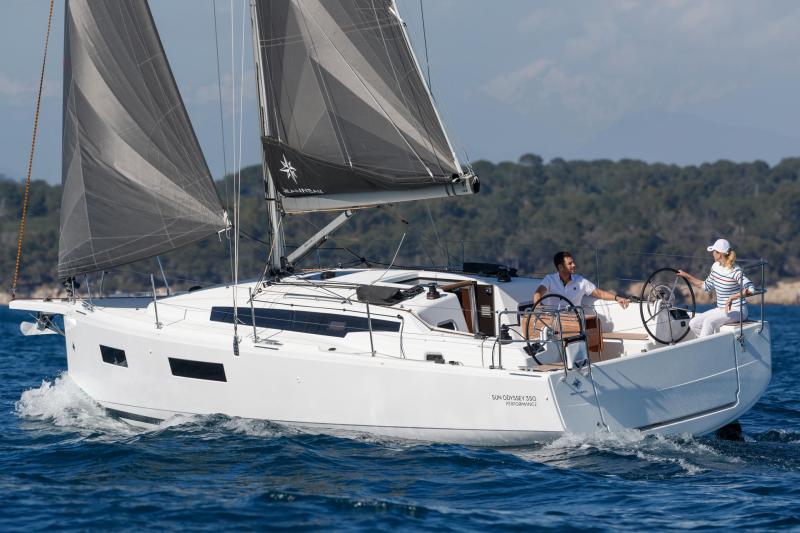 Sun Odyssey 350 │ Sun Odyssey of 10m │ Boat Sailboat JeanneauSun Odyssey 350 29454