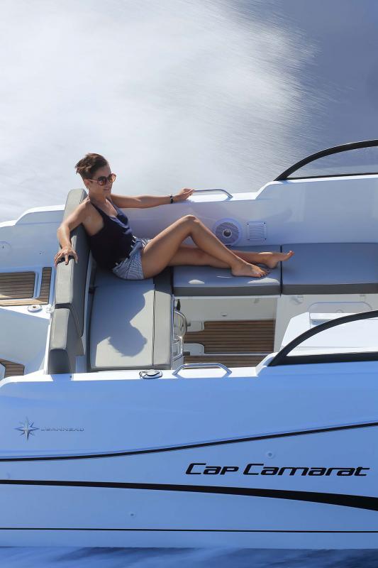 Cap Camarat 7.5 BR │ Cap Camarat Bow Rider of 8m │ Boat Moteurs JeanneauCap Camarat 7.5 BR 10533