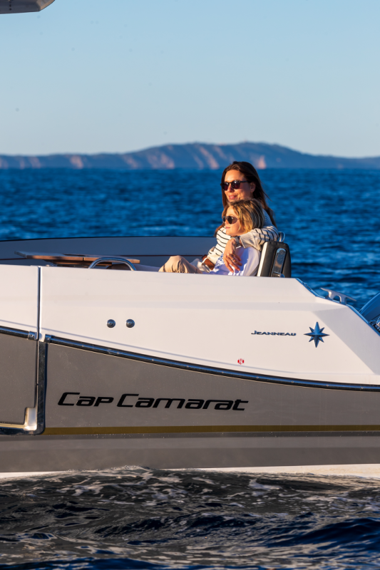 CAP CAMARAT 9.0 WA Serie2 │ Cap Camarat Walk Around de 8m │ Bateaux Moteurs JeanneauCap Camarat 9.0 WA Serie2 29864