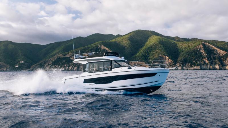 Merry Fisher 1095 Fly Serie2 │ Merry Fisher of 10m │ Boat Moteurs Jeanneau 32155