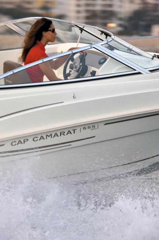 Cap Camarat 5.5 DC │ Cap Camarat Day Cruiser de 5m │ Bateaux Moteurs Jeanneau 6025