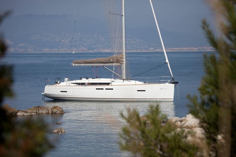 Sun Odyssey 419 │ Sun Odyssey of 13m │ Boat Sailboat JeanneauSun Odyssey 419 19374